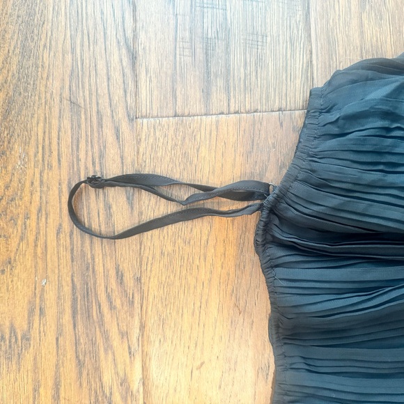 Exlura Elegant Flowy Black Romper - Picture 7 of 7